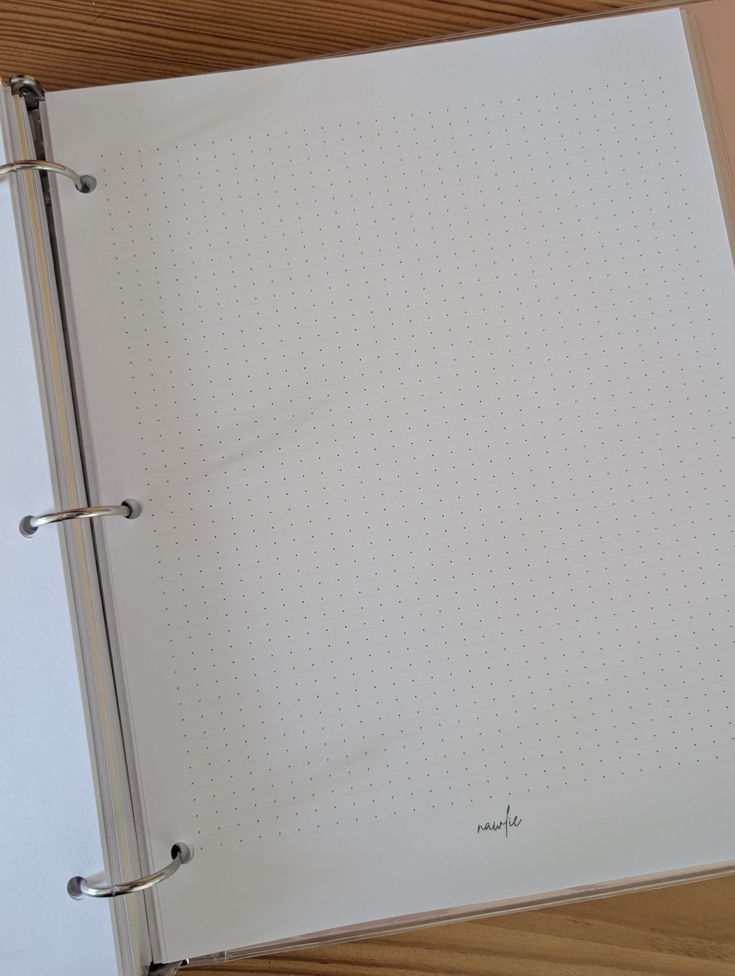 Feuille pointillée